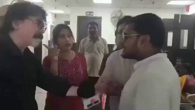 सहरसा सदर अस्पताल में पत्रकार से कथित मारपीट, डॉक्टरों-अस्पतालकर्मियों की बदसलूकी का वीडियो वायरल