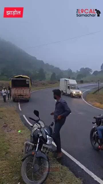 झाड़ोल हाईवे पर एक और हादसा,कार चालक हुआ घायल