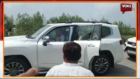 कीचड़ मुक्त अभियान के तहत पश्चिम गांव पहुंचे पूर्व विधायक राकेश प्रताप सिंह, ग्रामीणों की समस्याएं सुनीं और मौके पर समाधान का भरोसा दिया।
गांव की गलियों को कीचड़ से मुक्ति दिलाने का अभियान तेज, जनता ने खुलकर रखीं अपनी परेशानियां।
#voicebharat24 #रायबरेली #reelsvideoシ #reelsviralシ #DineshPratapSingh RakeshSingh Harchandpur