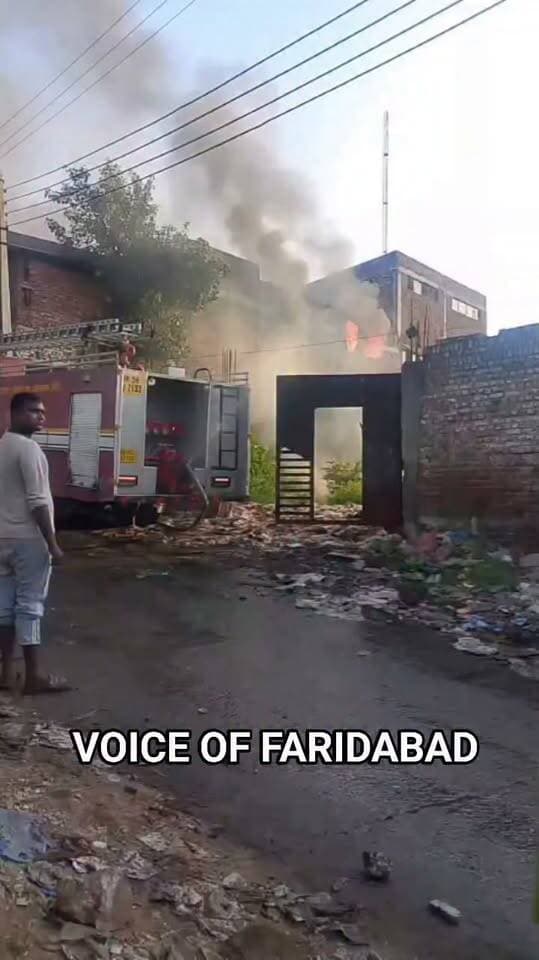 डबुआ पाली रोड पर R.N. पॉलिमर प्राइवेट लिमिटेड फैक्ट्री में लगी भयंकर आग..