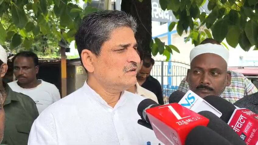 अमौर के पूर्व विधायक एवं बिहार सरकार के पूर्व मंत्री अब्दुल जलील मस्तान साहब के निधन पर किशनगंज के माननीय सांसद डॉ. मोहम्मद जावेद आज़ाद ने गहरा शोक व्यक्त किया।