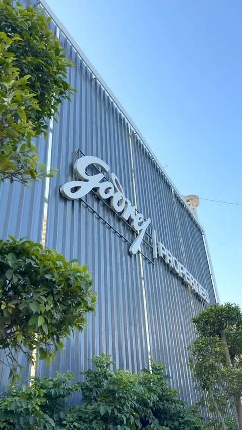 Gurugram witnessed a spectacular evening on Golf Course Road 🌃
From the stunning Experience Centre in Sector 53 to the breathtaking skyline reveal, the launch of Godrej Samaris truly stood out ✨🏙️
Lights, music, and visuals lit up the Gurgaon sky, creating a moment the city won’t forget anytime soon 💫
Comment “Godrej Samaris” to know more 👇
Follow @gurugram_seher ❤️
[Gurugram, Gurgaon, GolfCourseRoad, GodrejSamaris, Sector53, GurgaonEvents, LuxuryLiving, DelhiNCR, Skyline, PremiumHomes, GurugramLifestyle, Delhi, NCRLife, UrbanLiving, RealEstate
#Gurugram #Gurgaon #DelhiNCR #GodrejSamaris