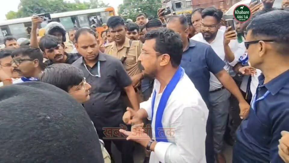 गोंडा हत्याकांड के पीड़ित परिवार से मिलने जा रहे चंद्रशेखर आजाद को बाराबंकी में पुलिस ने रोका
#खबरेंअभीतक #KhabareAbhiTak #Barabanki #ChandrashekharAzad #Gonda