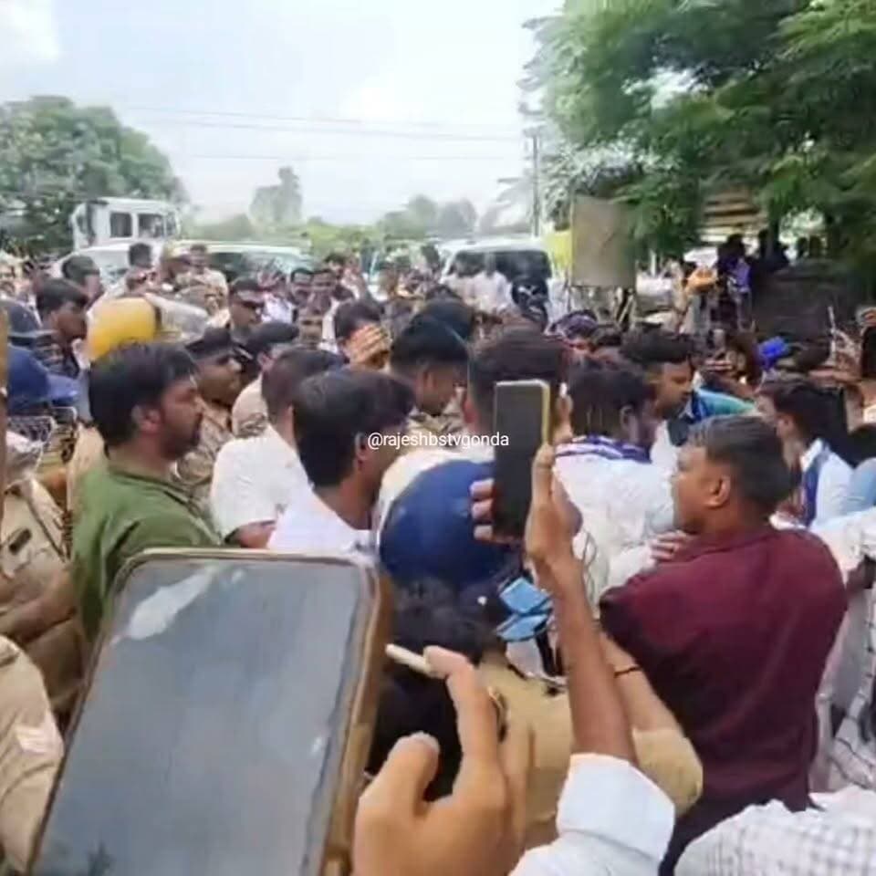 गोंडा पहुंचने से पहले रामनगर में चंद्रशेखर की पुलिस से तीखी झड़प