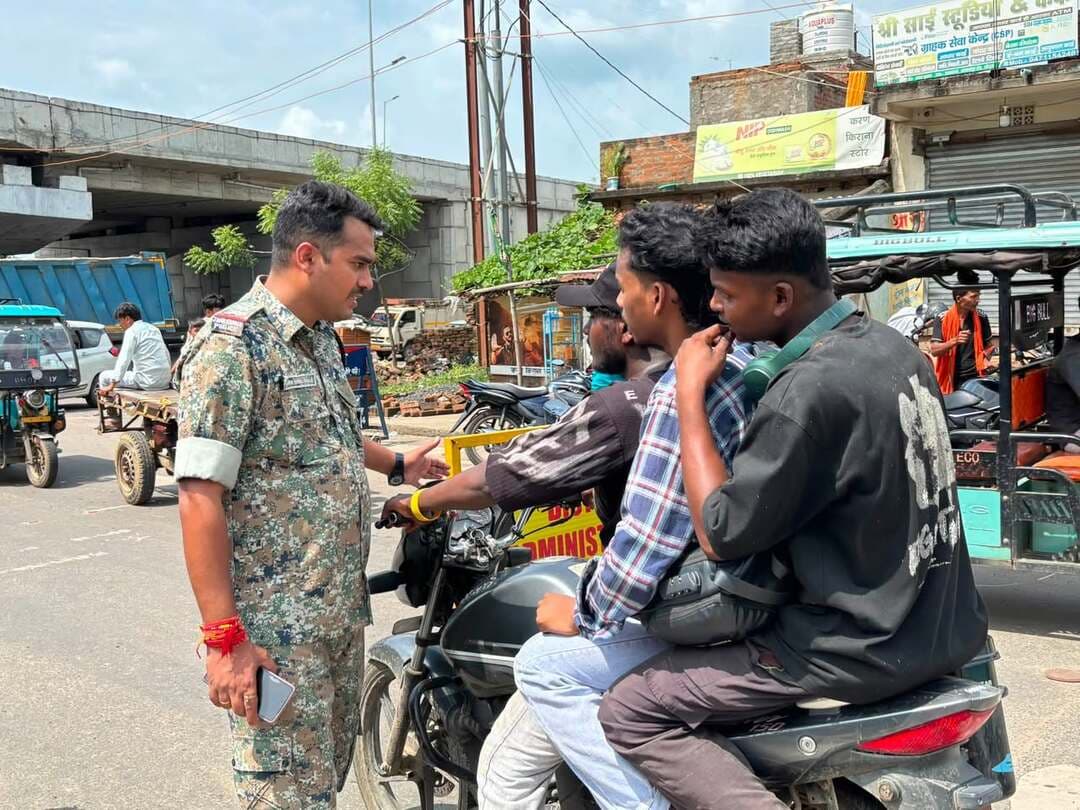 सड़कों पर उतरी गोड्डा पुलिस: संदिग्ध वाहनों और व्यक्तियों की कड़ी तलाशी, चेकिंग अभियान तेज !
#shorts #reelsviral