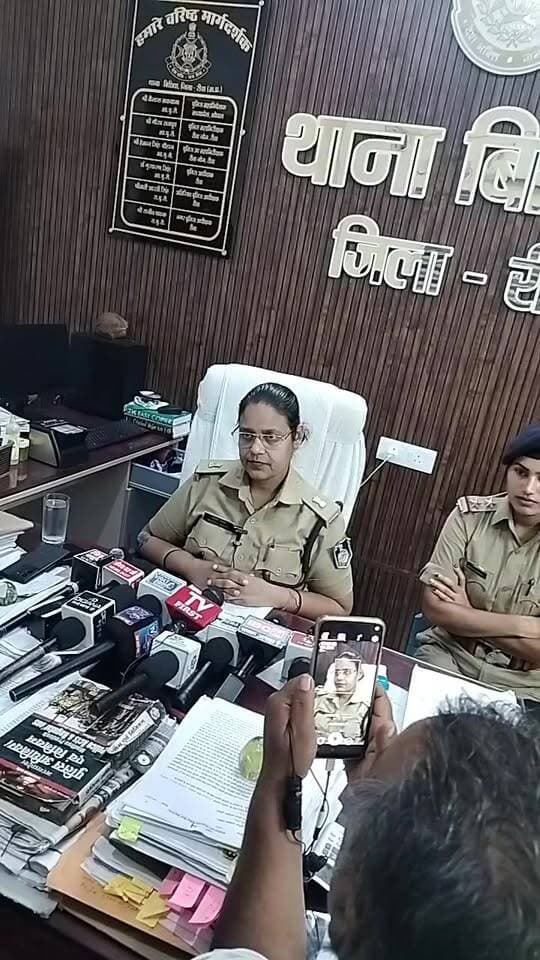 रीवा: एटीएम फ्रॉड करने वाले अंतरराज्यीय गिरोह का पर्दाफाश, 5 आरोपी गिरफ्तार, लाखो का सामान बरामद