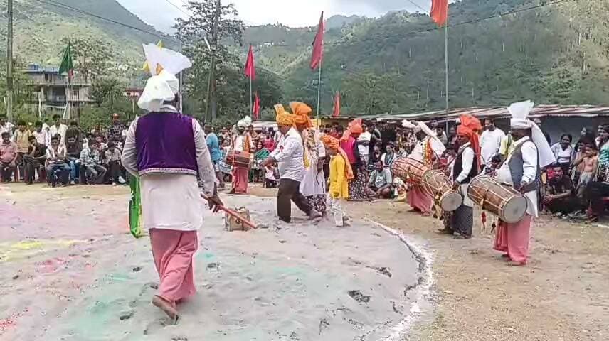 पंडोह... हिमाचल की छिंज और दंगल परंपरा में अखाड़ा पूजन के बाद कुश्ती शुरू करने की यह परंपरा आज भी श्रद्धा के साथ निभाई जाती है।