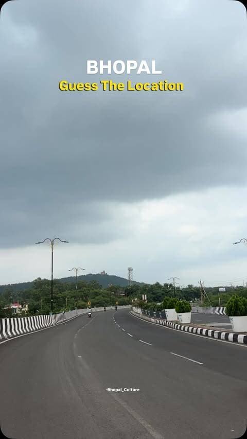 Comment ..?#bhopal #bhopal_the_city_of_lakes #bhopal_culture #airportroad #lalghanti