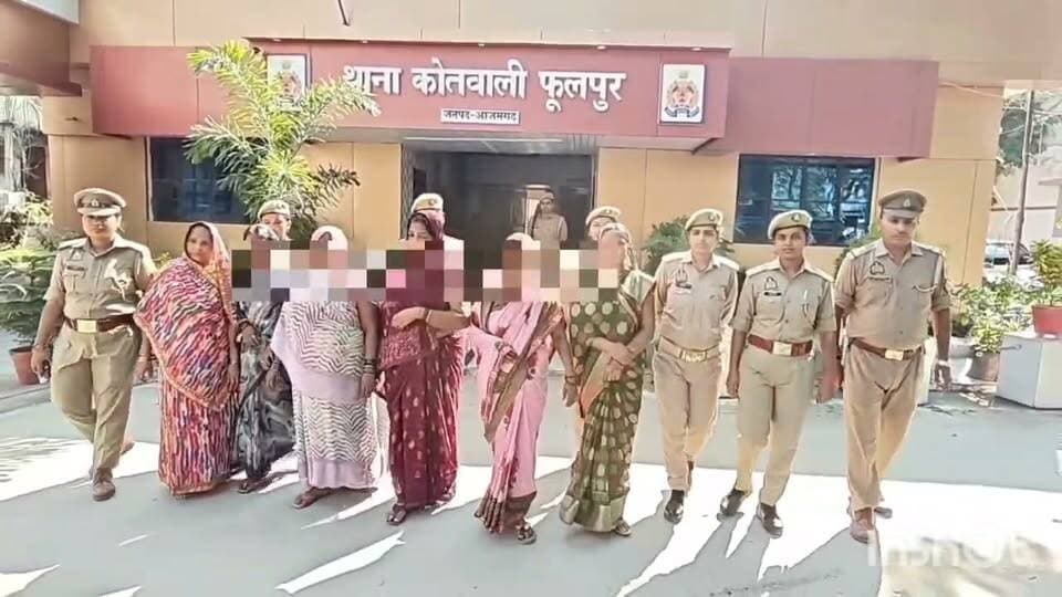 मकान और किराना दुकान में घुसकर मारपीट-तोड़फोड़ का आरोप, छह महिलाएं गिरफ्तार, महिला को कमरे में बंधक बनाने का भी आरोप, निशानदेही पर चोरी का 75 सामान बरामद
आजमगढ़
https://abckhabar.in/?p=8277