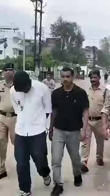 पुलिस का एक्शन,,आईपीएस के बेटे से हुई मारपीट के बाद पकड़े गए आरोपियों का निकाला जुलूस #viralpost