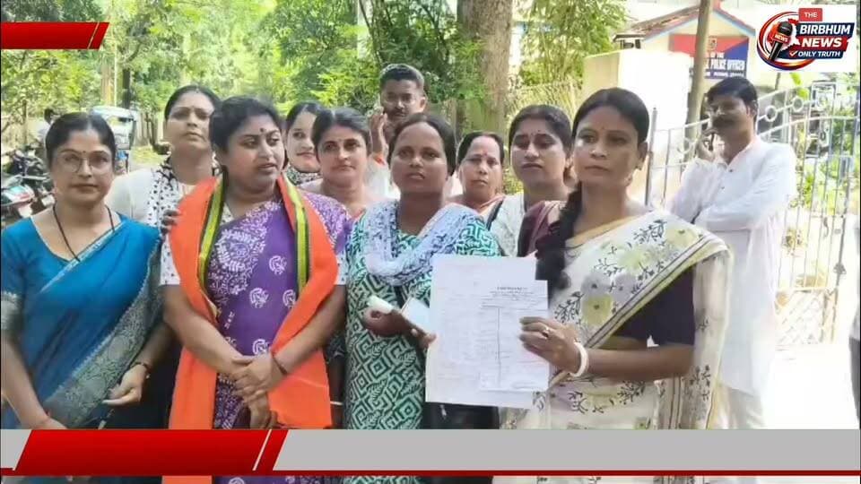 কঙ্কালীতলা হস্তশিল্প হাটে দোকান বসানোকে কেন্দ্র করে মহিলা ব্যবসায়ীকে মারধরের অভিযোগ এফ আইআর শান্তিনিকেতনে থানায়