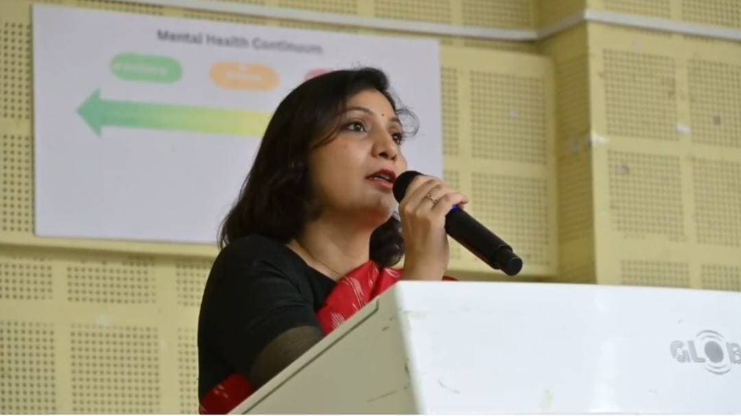 वीडियो : किताबी ज्ञान से आगे बढ़ा मिशन ज्ञानार्जन, अब बच्चों के मन और भावनाओं पर भी फोकस ..
खबर कमेंट बॉक्स में