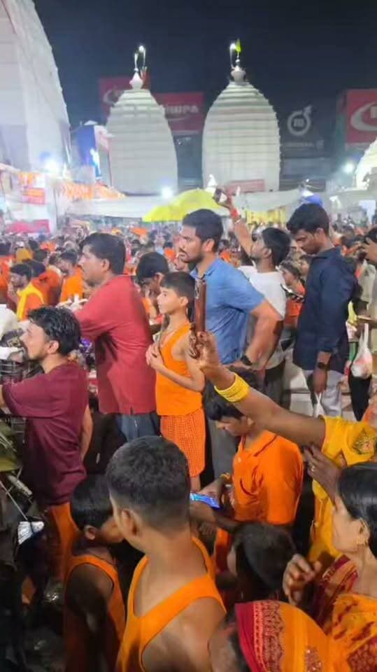 देखिए आज के और अभी का बाबाधाम का दृश्य