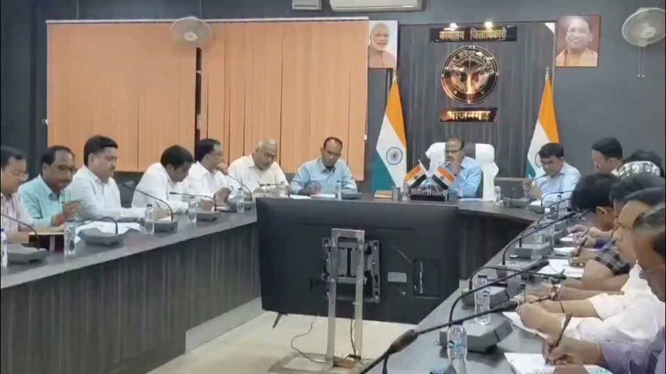 विधानसभा चुनाव 2027 को लेकर तैयारियां हुई तेज 18 कमेटियों का गठन डीएम ने दिए निर्देश