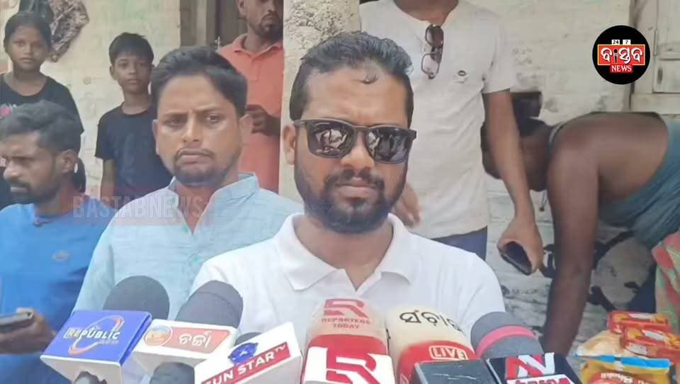 ଜଳେଶ୍ୱରପୁର ପଞ୍ଚାୟତରେ ବନ୍ୟା ବିପନ୍ନଙ୍କୁ ରିଲିଫ ବଣ୍ଟନ......|
