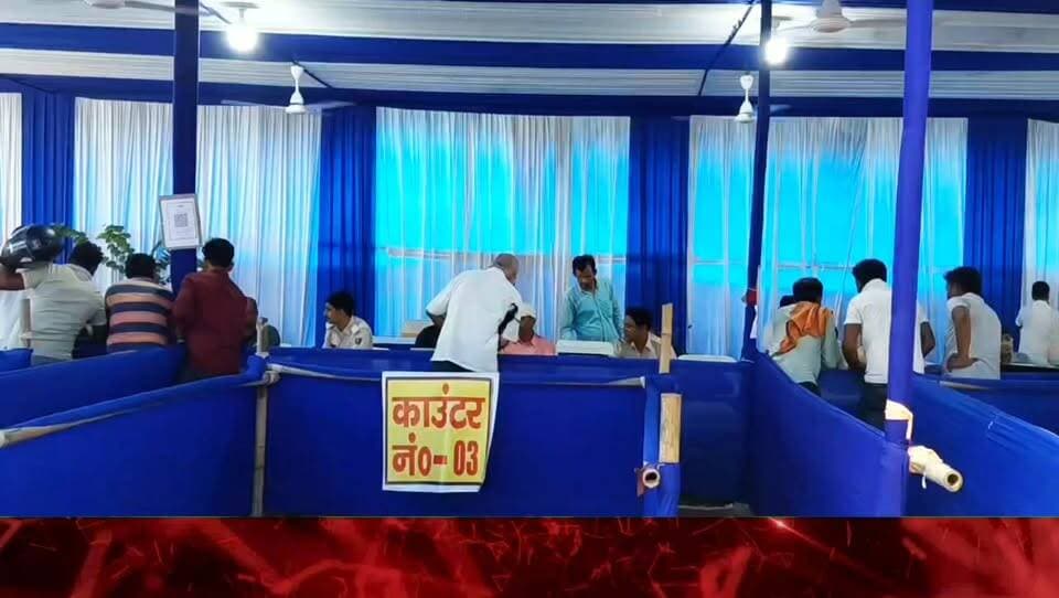 9,500 मामलों के निपटारे को लेकर राष्ट्रीय लोक अदालत में जुटी भीड़, 14 बेंचों पर हुई सुनवाई