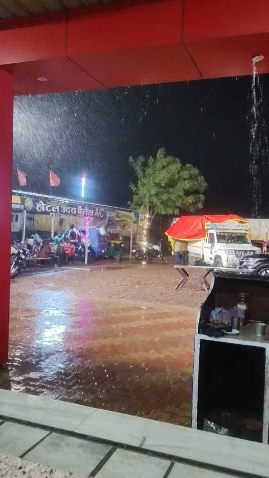 बालेसर के 38 मील और ढाढणिया की सरहद में बारिश