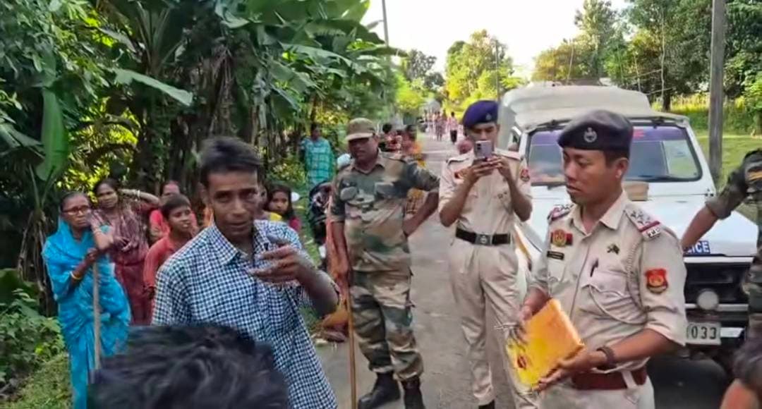 ছাগল চুরির অভিযোগে তোলপাড় কল্যাণপুর!
মহিলাকে মারধরের অভিযোগ পুরোহিতের বিরুদ্ধে, উত্তেজনা দক্ষিণ ঘিলাতলীতে