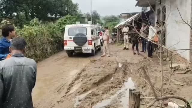 प्रेमिका से मिलने गए दीपक का शव प्रेमिका के घर के पास मिला..