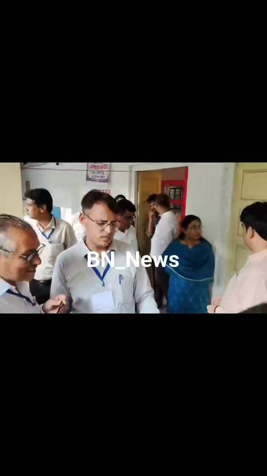बर्डोद नगरपालिका क्षेत्र के स्ट्रांग रूम का खुला ताला
इसके साथ ही अब प्रत्याशियों की किस्मत के ताले भी बाहर निकलेंगे