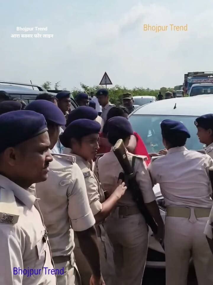 महिला सिपाहियों को करना पड़ा भारी मशक्कत
आरा बक्सर जाम देखिए,,,