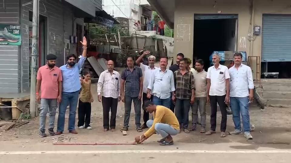 राजसमंद के आमेट नगरपालिका में भाजपा की जीत पर कुंभलगढ़ में भाजपा कार्यकर्ताओं ने आतिशबाजी कर खुशी व्यक्त की
#Rajsamandnews
#kumbhalgarhnews
#BJPGovernment
Surendra Singh Rathore