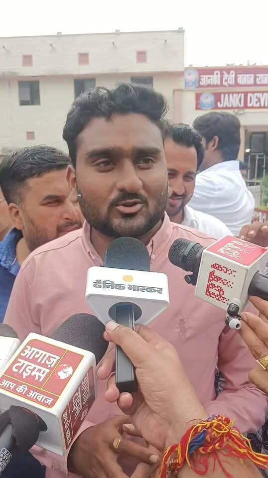 पूर्व उपमहापौर और भाजपा प्रत्याशी योगेंद्र खींची चुनाव हारे, वार्ड नंबर 86 से कांग्रेस प्रत्याशी अर्पित जैन चुनाव
भाजपा प्रत्याशी को 200 से ज्यादा वोट से हराया
कोटा में सबसे पहला परिणाम
