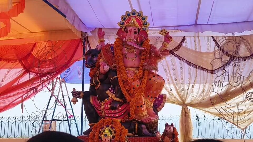 Live नाहन: श्री गणेश चतुर्थी के पावन अवसर पर हिंदू आश्रम में मूर्ति स्थापना..
