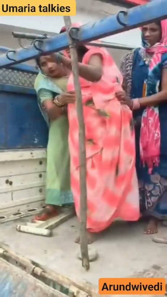 दर्द से कराह रही प्रसूता पिकप वाहन से आयी इलाज के लिए जिला अस्पताल नहीं मिली 108 एम्बूलैंस
#collectorumriya #cmhoumaria #civilsarjanjilachikitsalayumriya #swasthyamantrimadhyapradesh #mukhymantrimohanyadav #DainikBhaskar #Roshanisingh