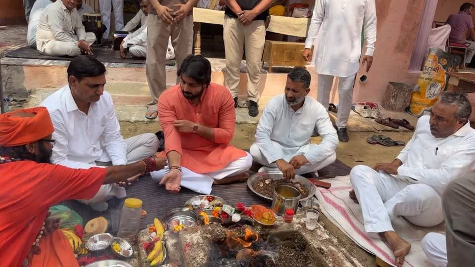 ✅ नंदावाला में शिव मंदिर की आधारशिला | भाई उत्कर्ष चौधरी का बड़ा कार्यक्रम, भंडारे का आयोजन
.
.
.
.
.
#ShivMandir #Nandawala #PalwalNews #HaryanaVoicePalwal #bhandara