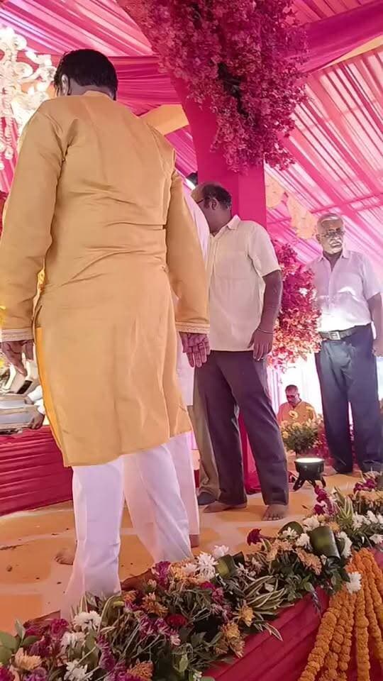 ढोल-नगाड़ों और जयकारों के बीच विराजे गणपति बप्पा...
सेक्टर-86 समर पाम सोसाइटी में तीन दिवसीय गणेशोत्सव शुरू
#ganeshutsav
#ganpatibappamorya
#ganpati
#voiceoffaridabad
#Voiceoffreedom