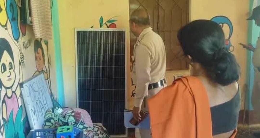 অঙ্গনওয়াড়ি কেন্দ্রে দুঃসাহসিক চুরি!
তালা ভেঙে উধাও দুই গ্যাস সিলিন্ডার, ইনভার্টার ও সোলারের তার—চাঞ্চল্য সালেমা–কচুছড়ায়