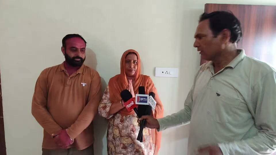 वार्ड 8 कांग्रेस चरणजीत कौर ने वार्ड वासियों को दी शुभकामनाएं