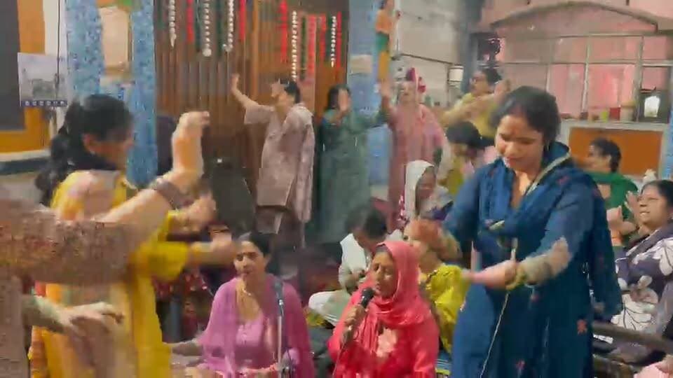 गणेश चतुर्थी पर सनातन मंदिर सोलन में भजन कीर्तन का आयोजन...
