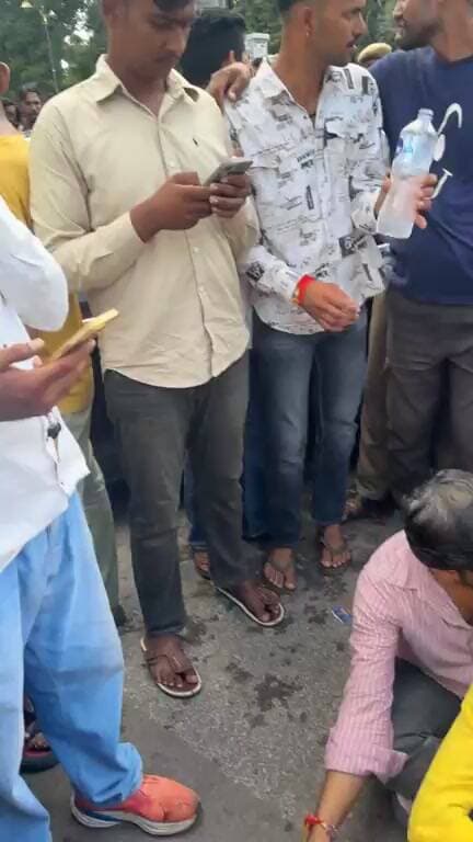 कोटा ब्रेकिंग न्यूज़
कांग्रेस जिला शहर जिला अध्यक्ष शालिनी गौतम बेठी धरने पर कांग्रेस नेताओं और कार्यकर्ताओं को बुलाया