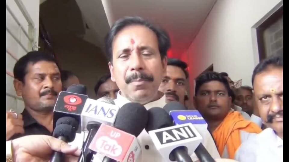 मंत्री अनिल राजभर ने कहा 9 साल में योगी सरकार ने दिए नौ लाख रोजगार और मदरसे से निकलेंगे आतंकवादी तो हम कहेंगे!