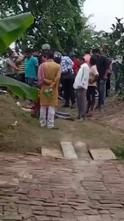 चिरैयाकोट के सरसेना में सनसनीखेज वारदात: अज्ञात बदमाशों ने व्यक्ति को मारी गोली, मौके पर मौ@त