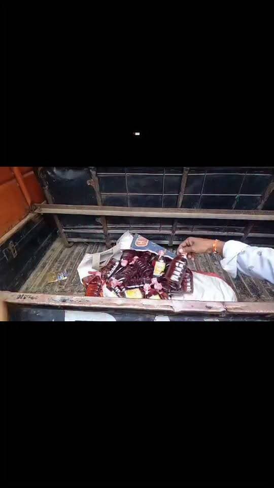 प्रभात फेरी के बीच ऑटो में पहुंची 48 पाव शराब, संगठन ने पुलिस को सौंपा व्यक्ति
केना में अवैध शराब के खिलाफ कार्रवाई