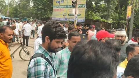 बिहार के शिक्षा मंत्री सह प्रभारी मंत्री सहरसा मिथिलेश तिवारी ने कहा कि डीएम के नेतृत्व में हाई लेवल टीम का गठन किया गया,निश्चित रूप से दोषियों के विरुद्ध कार्रवाई होगी।
#ShareThisPost #bihar #trending #saharsa #EducationMinister