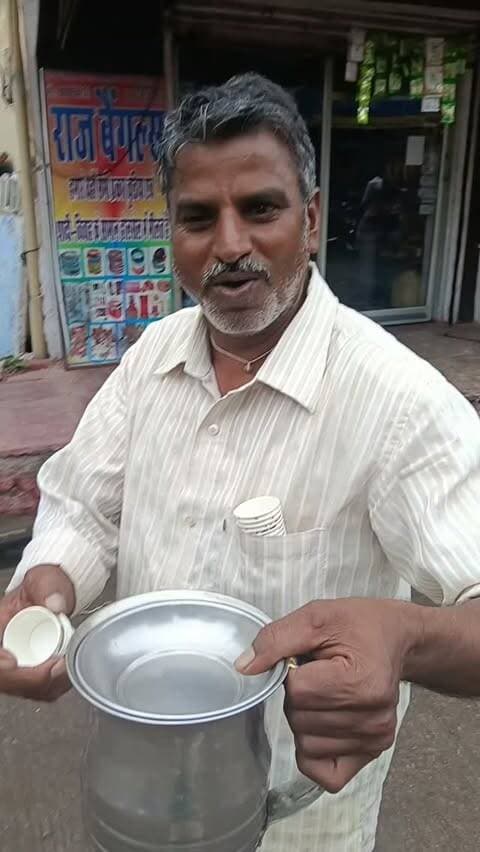 🧹 खबर का असर! न्यू क्लोथ मार्केट से कचरे का अंबार हटा, संबंधित विभाग ने कराया समाधान—सफाई के बाद दुकानदारों और स्थानीय मोहल्लेवासियों के चेहरे खिले।