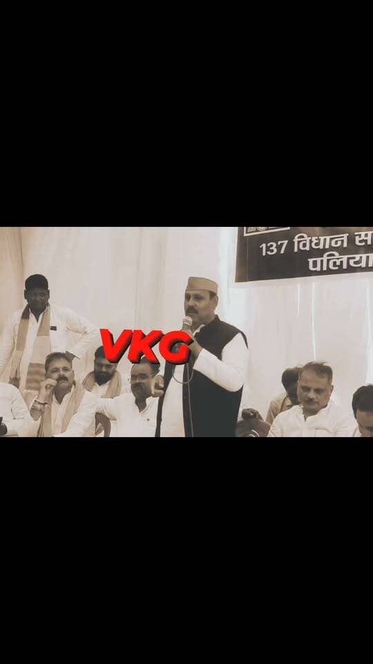 सपा नेता रेहान ख़ान बोले—“कई प्रत्याशी टिकट की लाइन में हैं… जिसे टिकट मिले, अगर सब मिलकर चुनाव लड़ाएं तो सपा 300+ सीटें जीतकर सरकार बना सकती है।”
लेकिन साथ ही दिया बड़ा संदेश—“सपा को अगर कोई हरा सकता है तो सिर्फ समाजवादी पार्टी के लोग।” 👀
क्या 2027 में सपा की जीत का रास्ता एकजुटता से निकलेगा या टिकट की दावेदारी ही बनेगी सबसे बड़ी चुनौती?
देखिए रेहान ख़ान का पूरा बयान… 🎥
#UPPolitics #UPAssemblyElection2027 #SamajwadiParty #LakhimpurKheri #Election2027