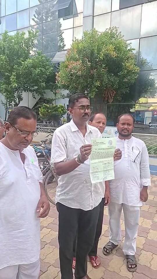 ট্রেন জন্য আবেদন সাংসদের কাছে।
রাধিকাপুর থেকে দেওঘর ট্রেন নিয়ে আবেদন।
#radhikapur #dewghar #TrainDemand #harrsnews #mpraiganj