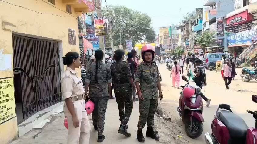 जहानाबाद,स्कूल, बाजार व संवेदनशील स्थानों पर पुलिस दीदी की टीम की निगरानी