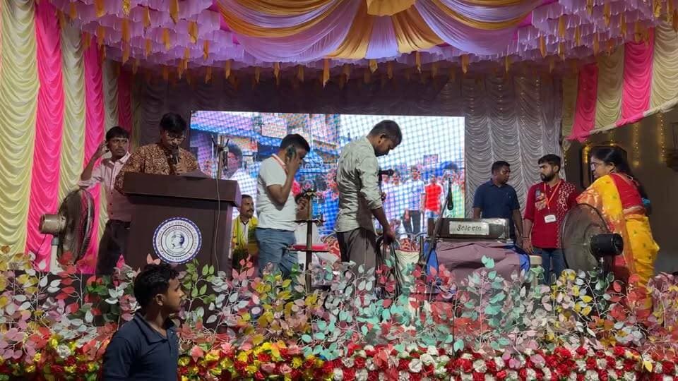 শালতোড়ায় গণেশ ফাউন্ডেশনের গনেশ পূজা উদ্বোধনে মন্ত্রী ক্ষুদিরাম টুডু ও উপস্থিত বিধায়ক চন্দনা বাউরী