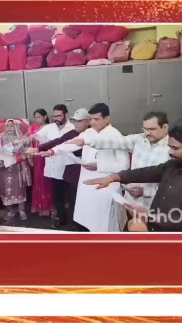 डूंगरपुर में बहुमत के बाद भी बाड़ेबंदी बरकरार... प्रमाण पत्र लेने कलेक्ट्रेट पहुंचे पार्षद