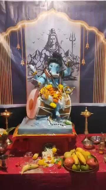 श्री गणेश चतुर्थीच्या हार्दिक शुभेच्छा! गणपती बाप्पा मोरया! मंगलमूर्ती मोरया! #GaneshChaturthi