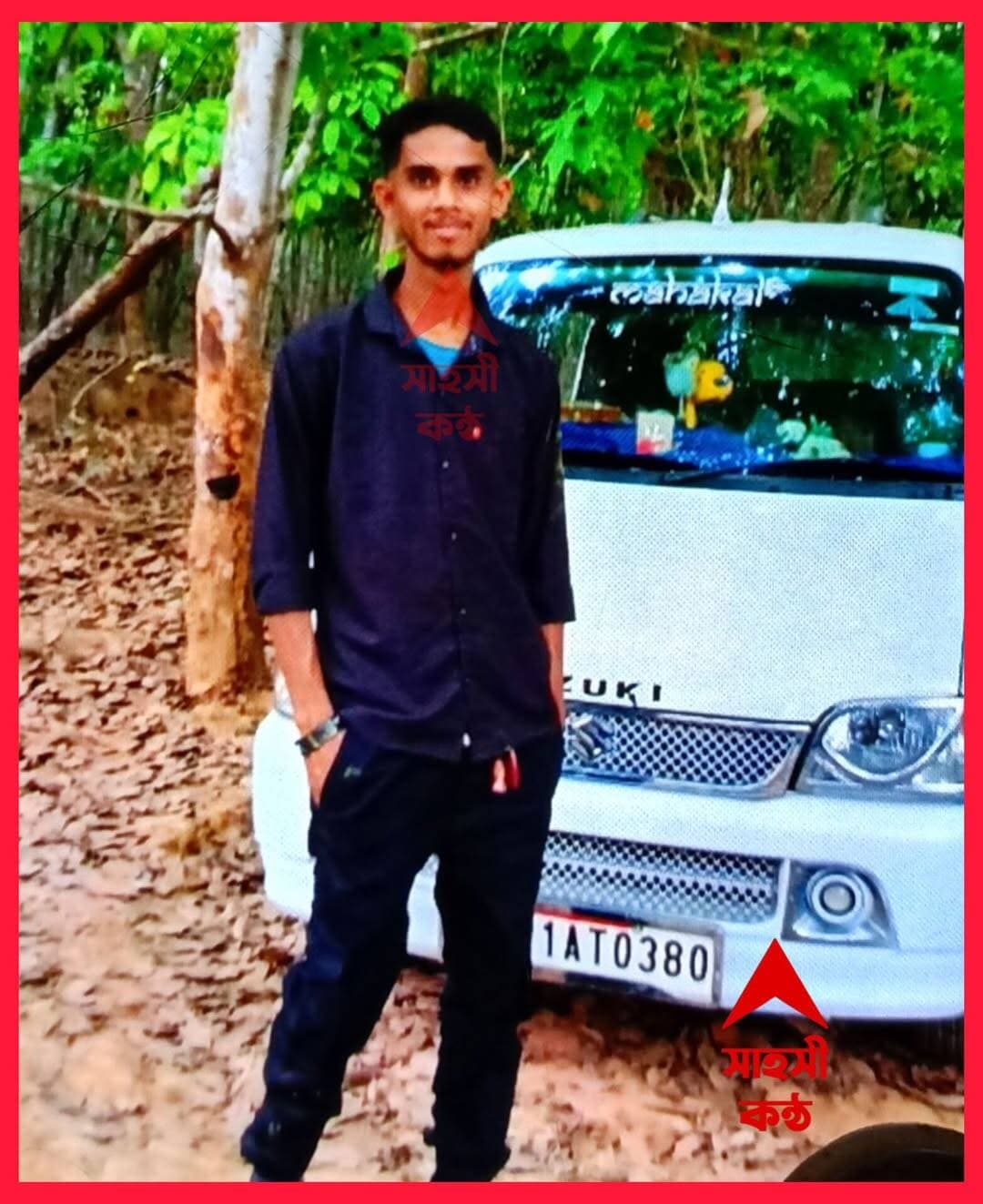 বিশ্রামগঞ্জ থানার অন্তর্গত ওয়ারেং বাড়ি জাতীয় সড়কে থামানো ১৬ চাকার লরির সঙ্গে ধাক্কায় ঘটনাস্থলেই মৃত্যু হয় কলিরাম এলাকার যুবক সুব্রত দেবনাথের।