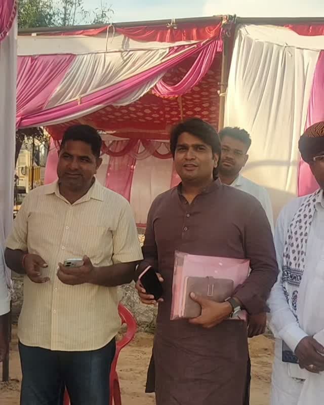 Bhagwan Shri Devnarayan Mela jodhpuriya
Suresh Doi Newai Kanaram Gurjjar Jodhpuriya
#devdhamjodhpuriya #devdhamyatra #devdhamtemple