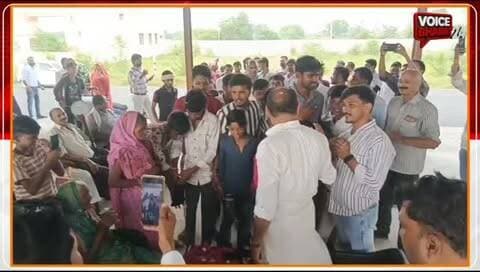 संकल्प सेवा चौपाल में उमड़ा जनसैलाब! सताँव की उपमंडी में पूर्व विधायक राकेश सिंह ने लोगों की समस्याएं सुनीं और हर मुद्दे के समाधान का संकल्प दोहराया।
#voicebharat24 #reelsvideoシ #reelsviralシ #रायबरेली #DineshPratapSingh RakeshSingh Harchandpur