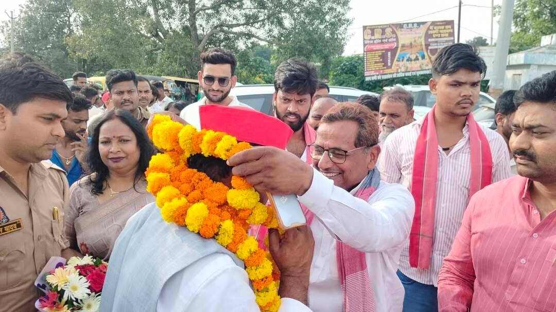 बस्ती पहुँचे सपा प्रदेश अध्यक्ष का सपा कार्यकर्ताओं ने किया जोरदार स्वागत, प्रदेश अध्यक्ष ने 2027 में INdi गठबंधन के साथ सपा की सरकार बनाने का किया दावा.. Akhilesh Yadav Kavindra Chaudhary